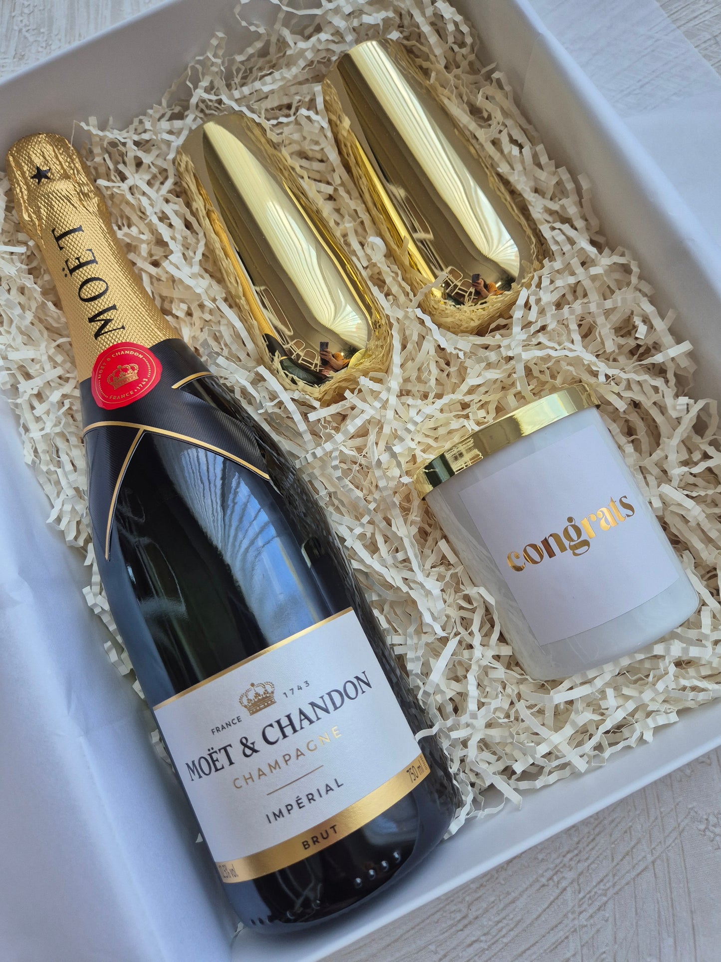 GOLDEN MOMENTS - Congratulations Deluxe Gift Hamper