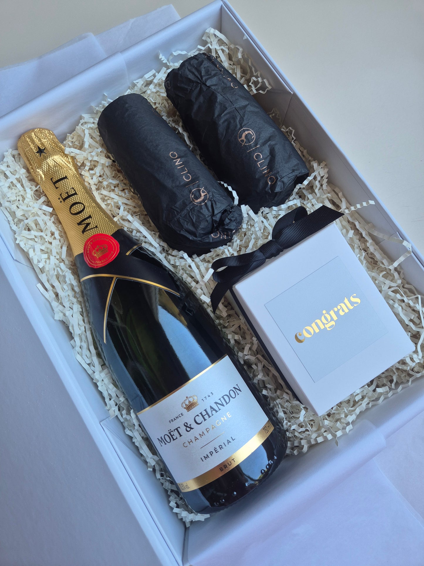 GOLDEN MOMENTS - Congratulations Deluxe Gift Hamper