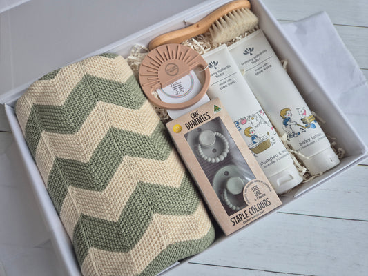 SNUGGLE & SOOTHE SAGE - Unisex Baby Gift Hamper