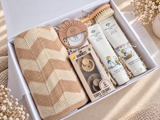 SNUGGLE & SOOTHE NATURAL - Unisex Baby Gift Hamper